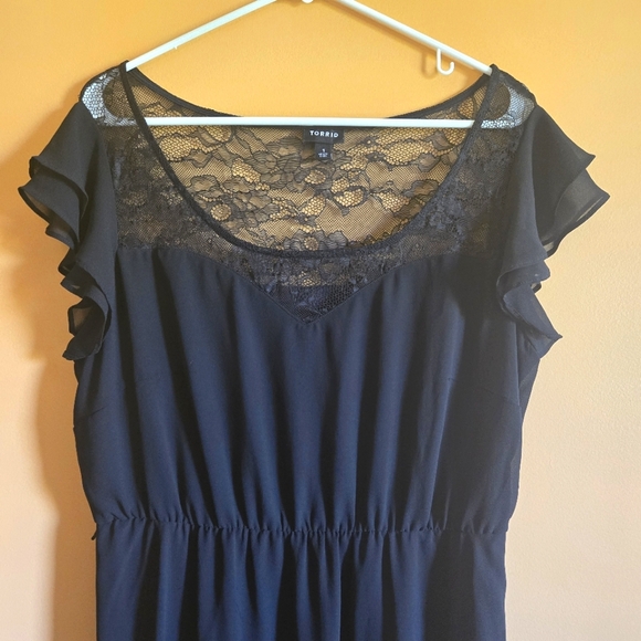 Torrid dress w/ lace accent,  size 0 - Picture 2 of 6